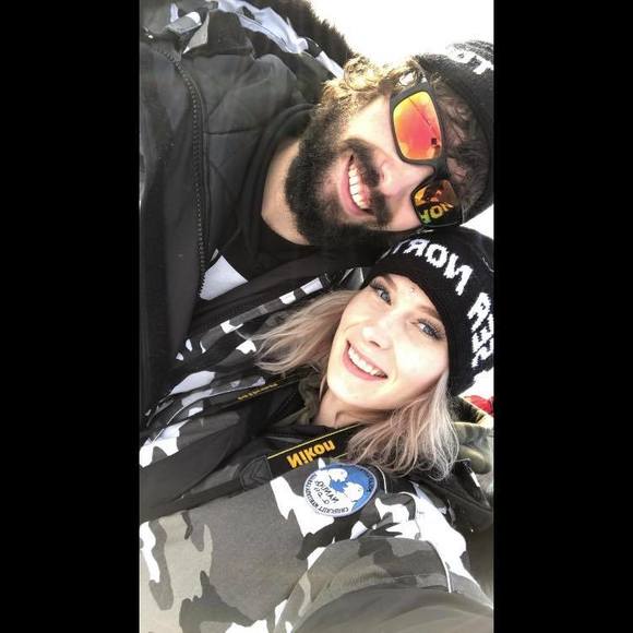 Meet your Posher, Mak - Picture 1 of 1